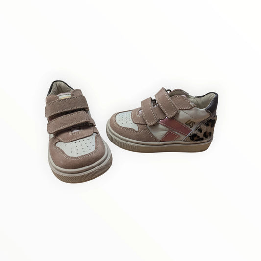 Pierrot Outlet roze suède en leren kindersneakers met klittenband en luipaardprint details