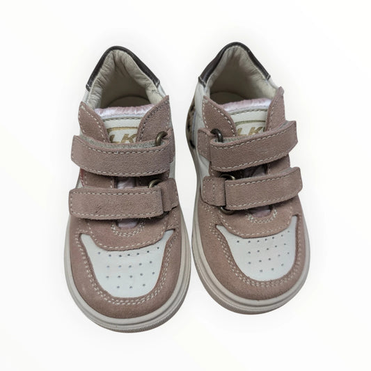 Pierrot Outlet roze suède en leren kindersneakers met klittenband en luipaardprint details