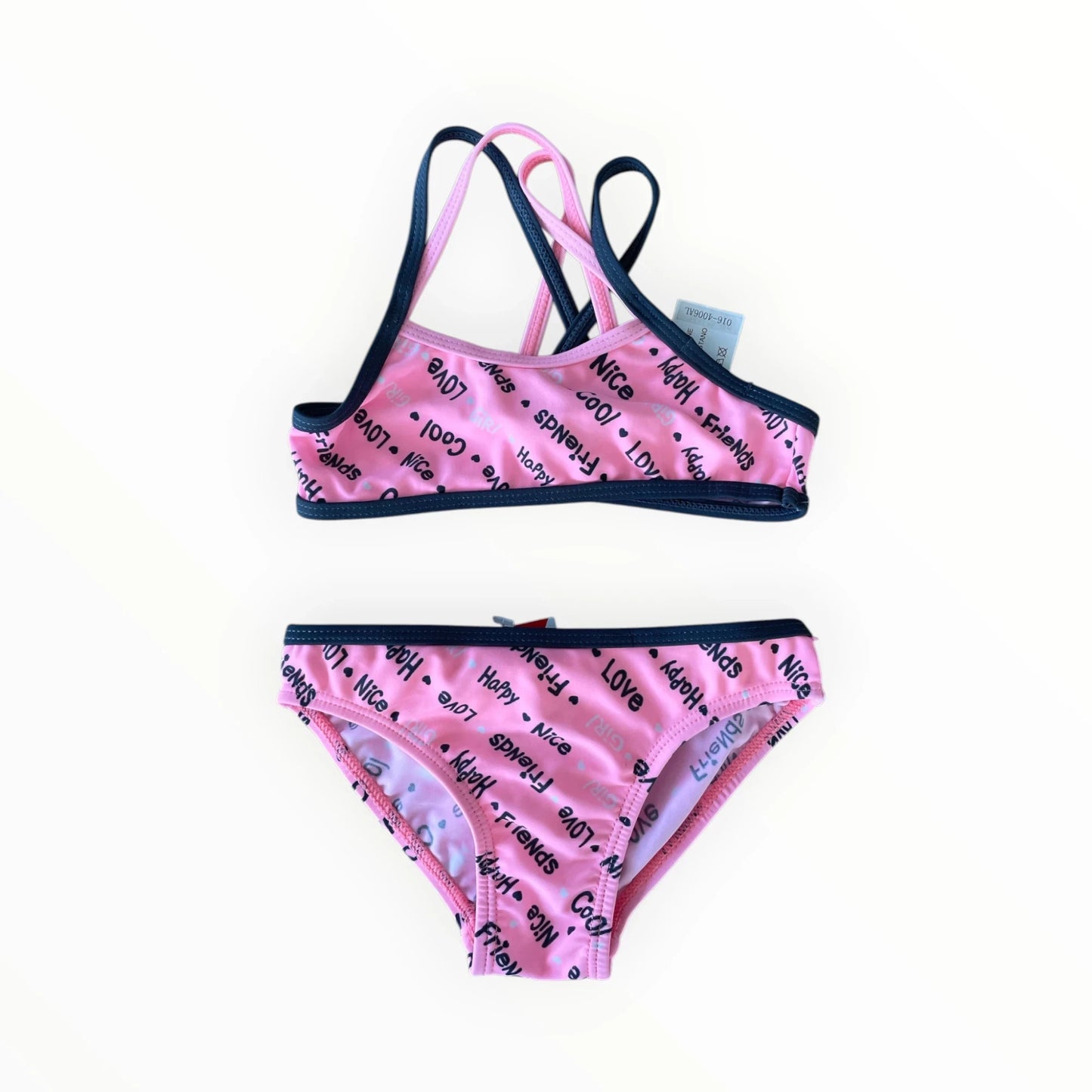 Pierrot Outlet roze tweedelige bikini voor meisjes met tekstprint en donkerblauwe biezen en gekruiste bandjes.
