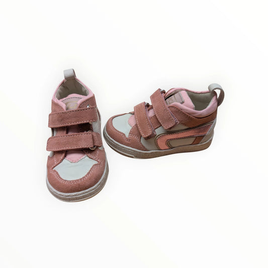 Pierrot Outlet roze suède en leren peutersneakers met klittenbandsluiting en crèmekleurige accenten