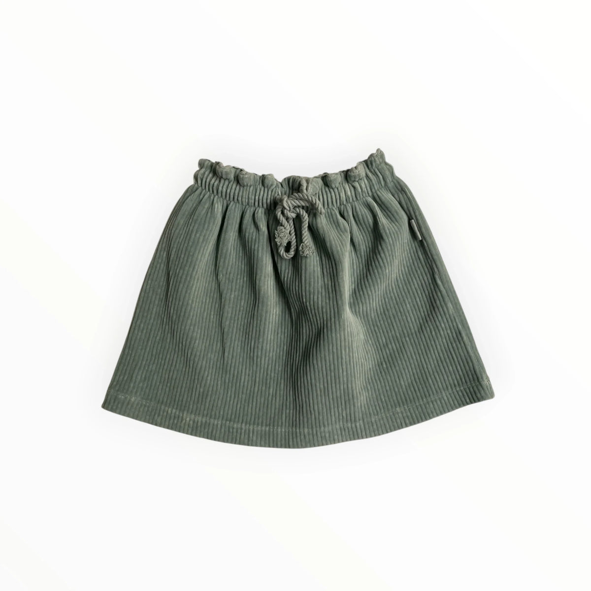 Pierrot Outlet saliegroene corduroy rok met elastische tailleband en trekkoord voor een comfortabele pasvorm.
