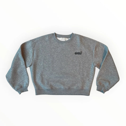 Pierrot Outlet grijze SOFIE SCHNOOR sweater met ronde hals en zwarte oui opdruk op de borst