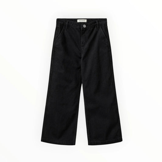 Pierrot Outlet SOFIE SCHNOOR zwarte denim broek met wijde pijpen, hoge taille en praktische steekzakken.
