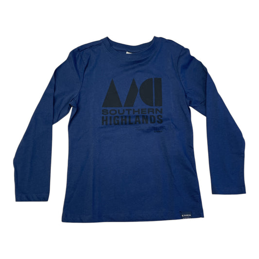 Pierrot Outlet marineblauw katoenen T-shirt met lange mouwen en grafische print 'SOUTHERN HIGHLANDS' met bergmotief.