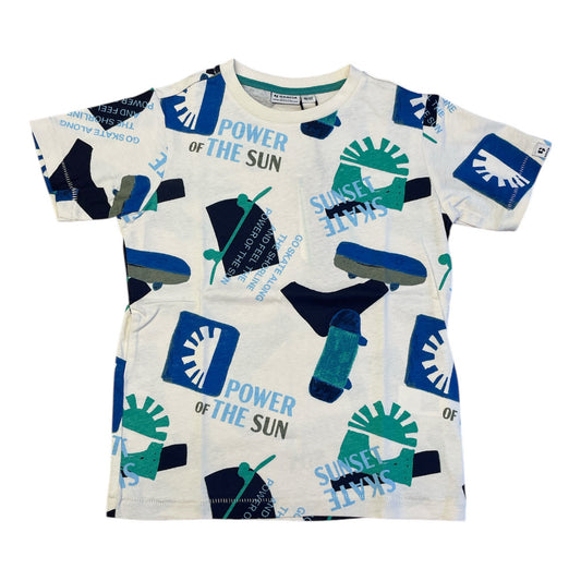 Pierrot Outlet wit T-shirt met all-over skateboard print, korte mouwen en ronde hals. Gemaakt van katoen.