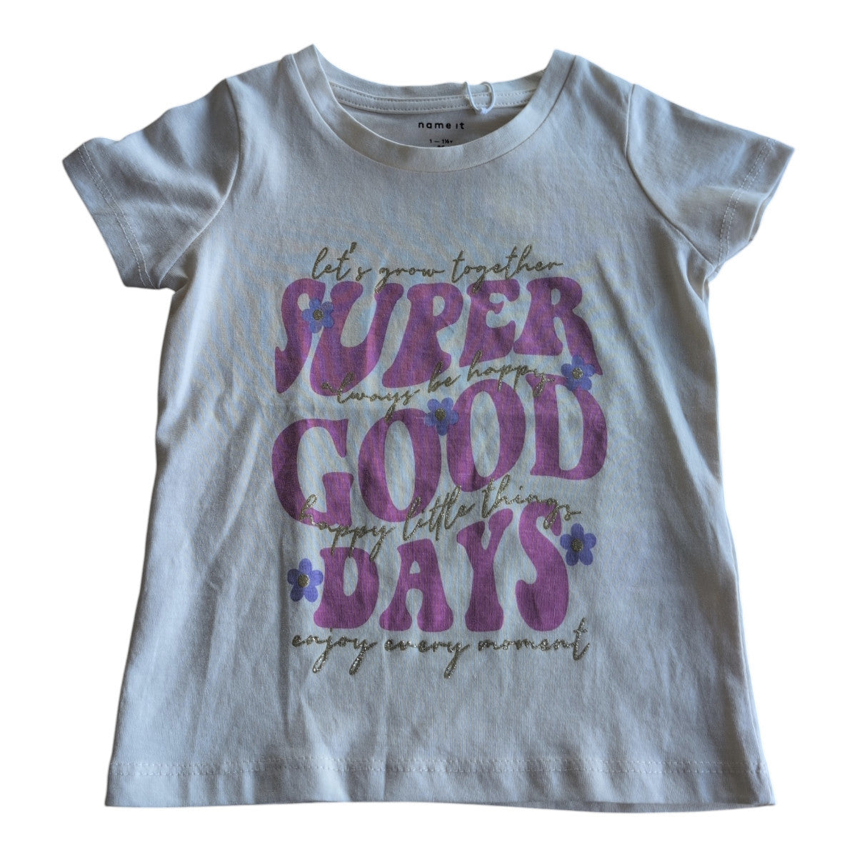 Pierrot Outlet wit katoenen T-shirt voor meisjes met ronde hals en korte mouwen. Met tekst 'SUPER GOOD DAYS' in paars en goud.