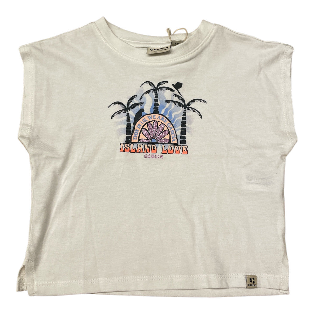 Pierrot Outlet wit katoenen T-shirt met korte mouwen en een zomerse print van palmbomen, een bloem en de tekst "ISLAND LOVE".