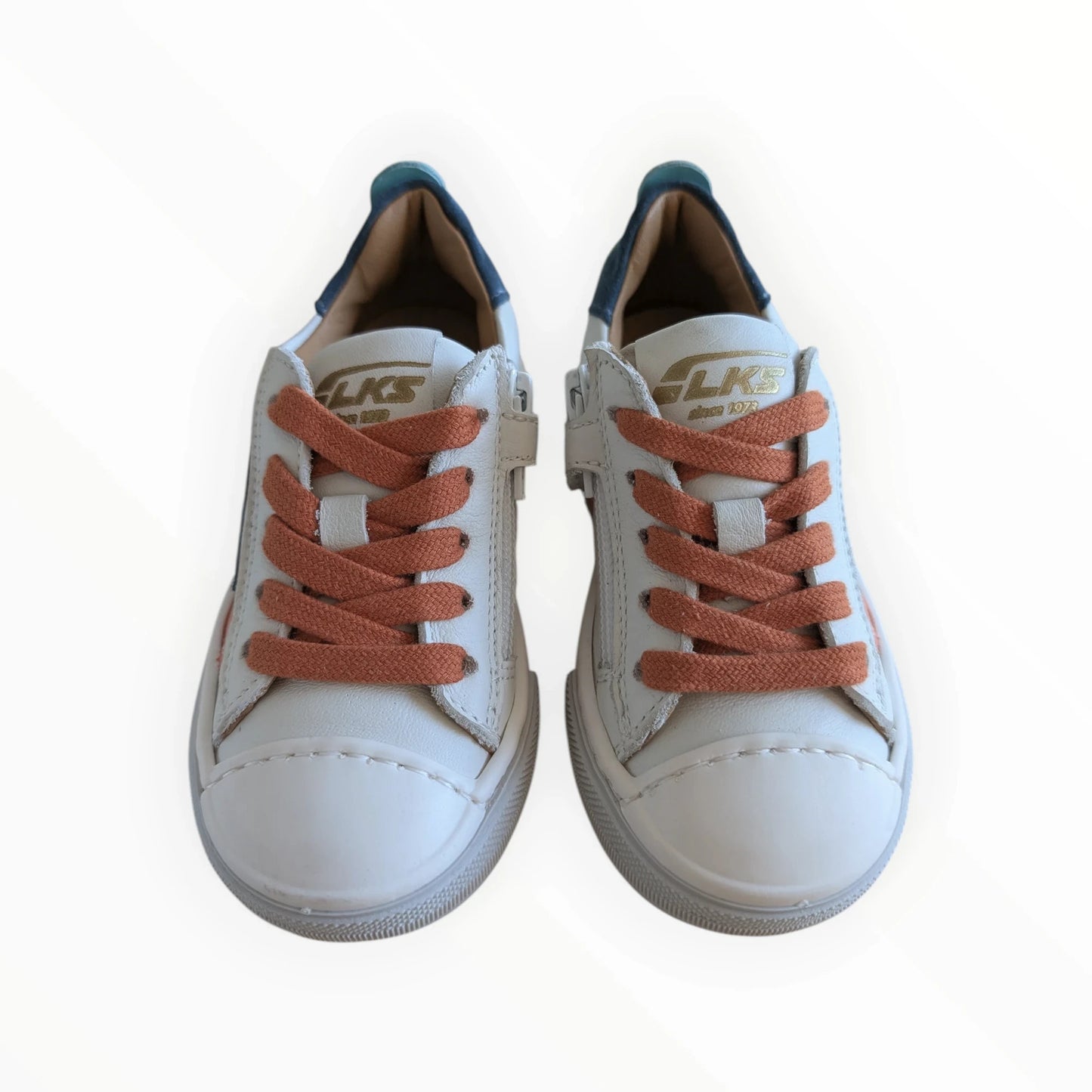Pierrot Outlet witte leren kindersneakers met oranje veters en rits, blauwe accenten