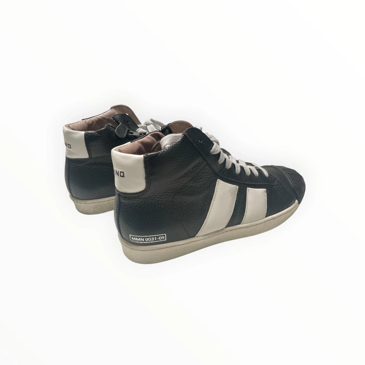 Pierrot Outlet zwart-witte high-top sneakers van leder met veters en ritssluiting voor een sportieve urban look.