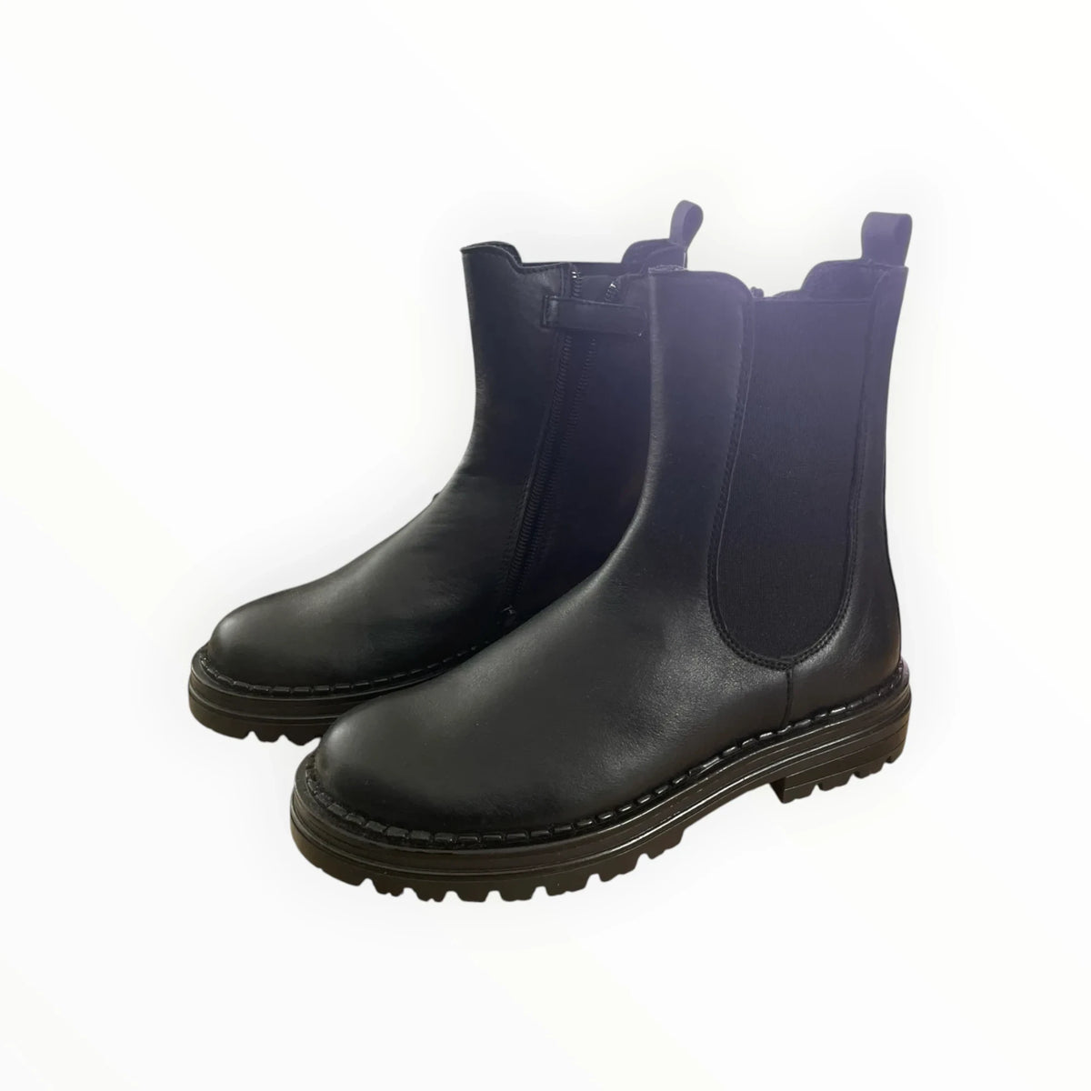 Pierrot Outlet zwarte chelsea boots met robuuste profielzool, ritssluiting en elastische inzet voor dames