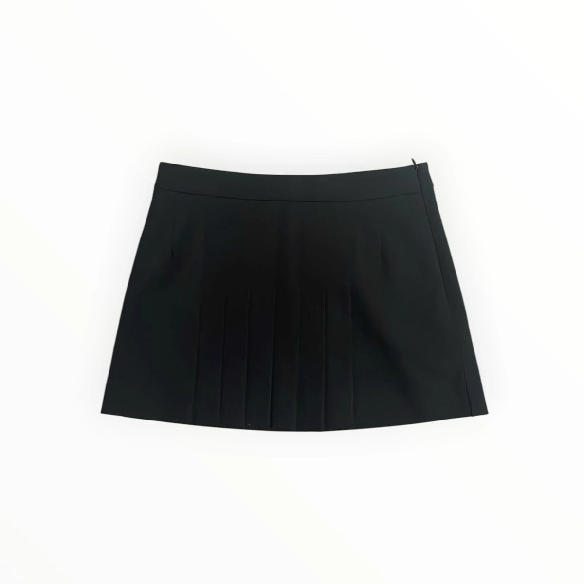 Pierrot Outlet zwarte korte geplooide rok met ritssluiting aan de zijkant voor een elegante en moderne uitstraling.