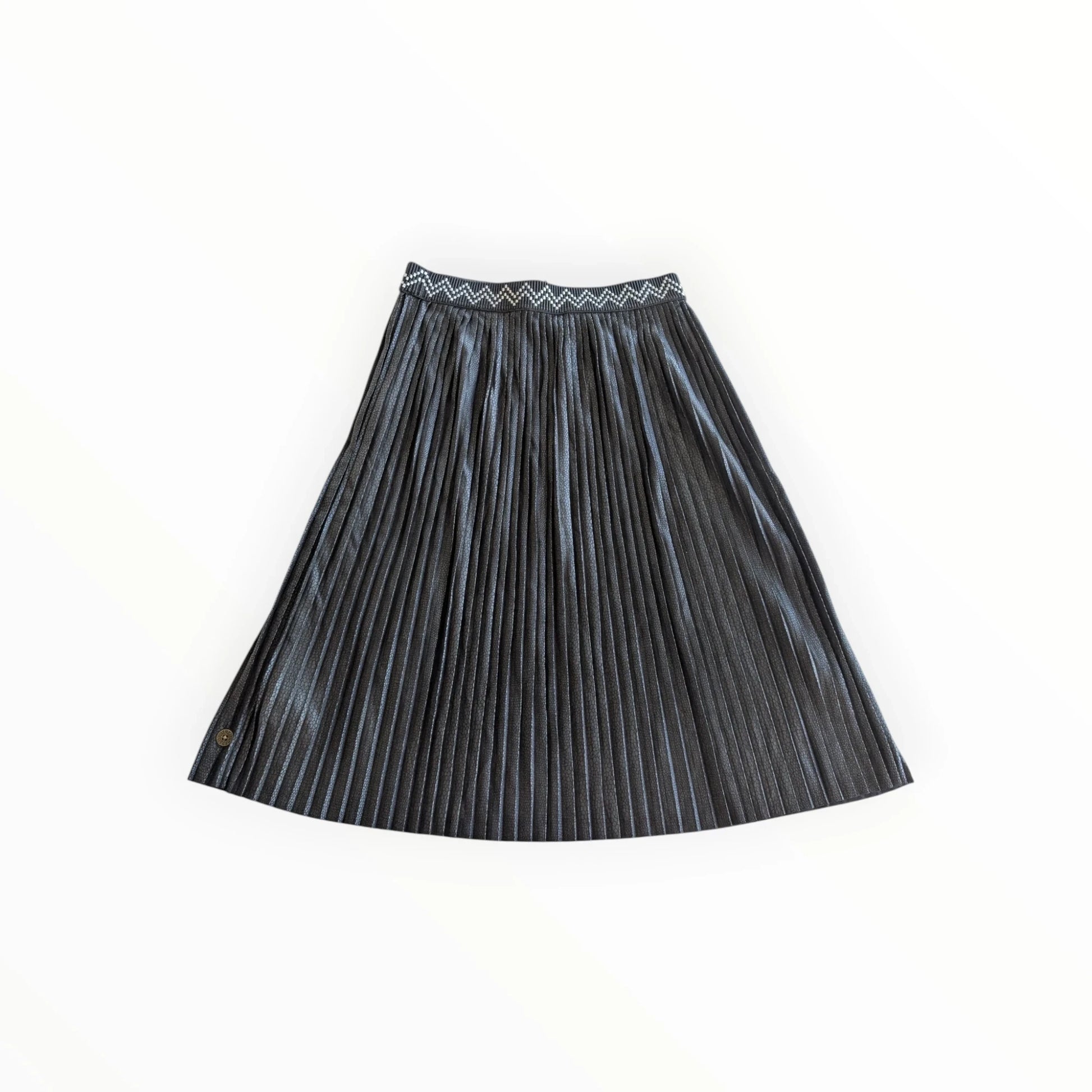 Pierrot Outlet zwarte plooirok met reptielenprint en elastische band met geometrisch patroon.